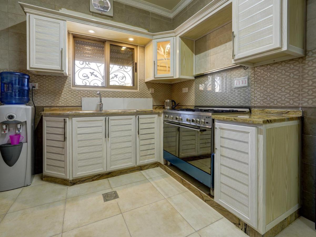 Eng-Murjan Apartment Акаба Екстериор снимка