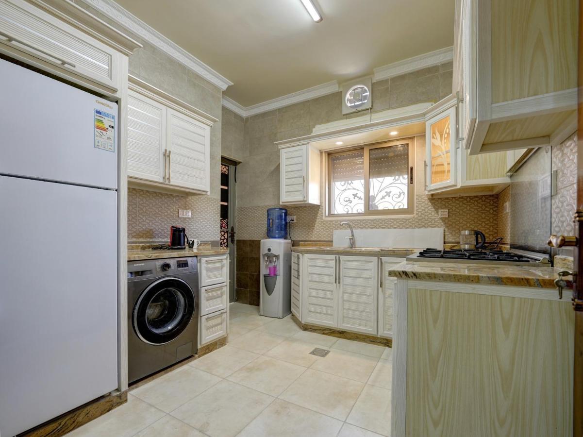 Eng-Murjan Apartment Акаба Екстериор снимка