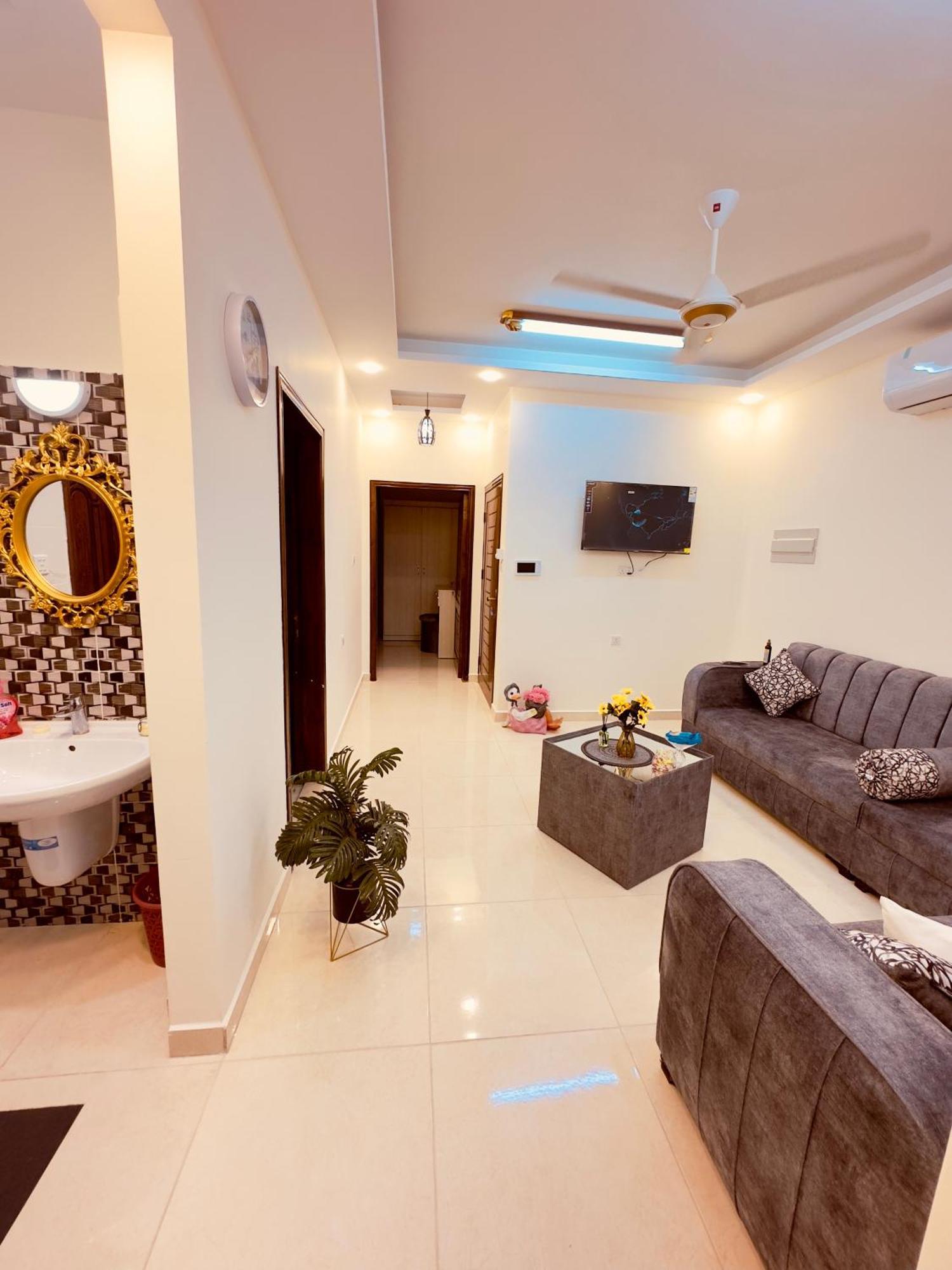 Eng-Murjan Apartment Акаба Екстериор снимка